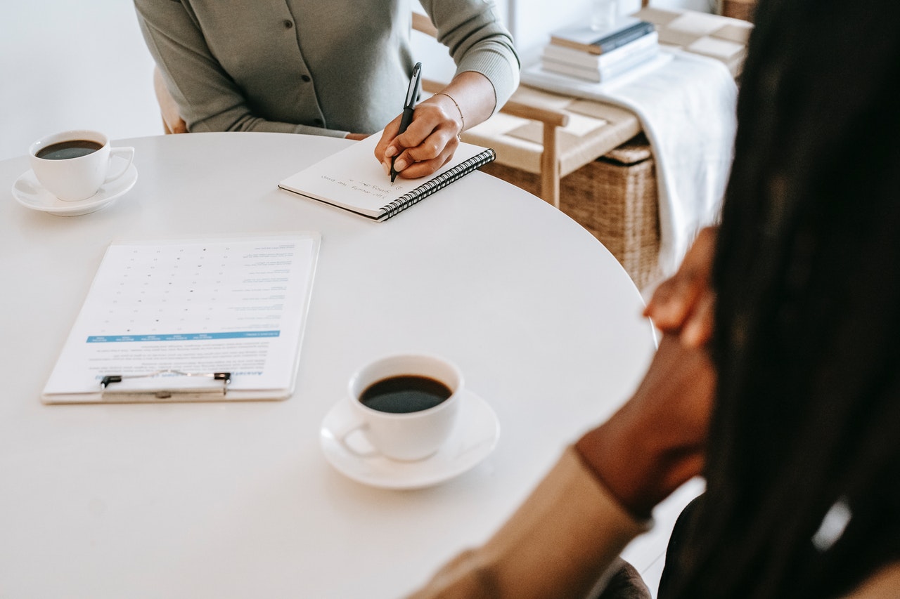 Top 10 Executive Assistant Interview Questions And Answers